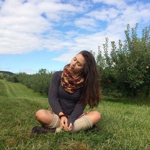 Meet your Posher, Olivia